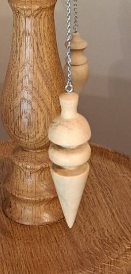 Pendule divinatoire en bois artisanal avec Labradorite naturelle